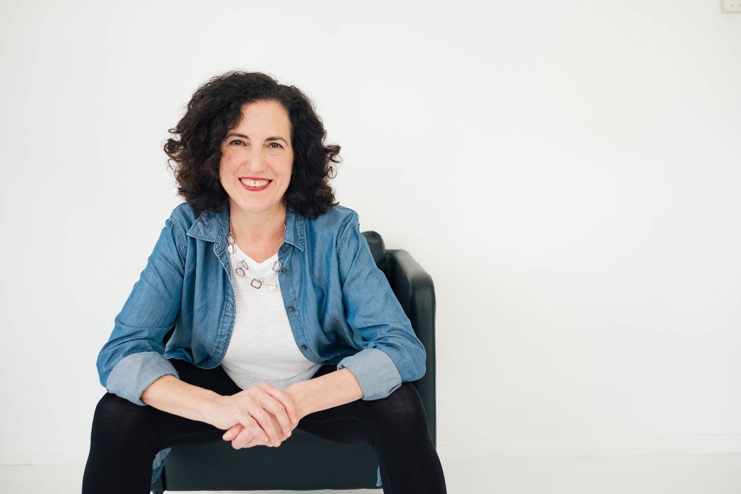 Discover emotional freedom and clarity with EFT coaching